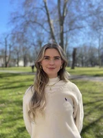 Emilia Charlize Commer